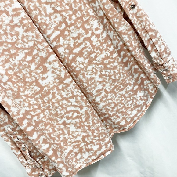 Calvin Klein Jeans Peach Beige & White Animal Print Button Down Shirt - Picture 7 of 9